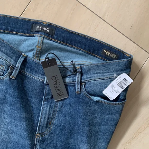 Jeans - Picture 3 of 3